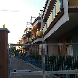 Tony's House , Bari Italie