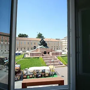 Piazza Trento 11 , Monza Italie